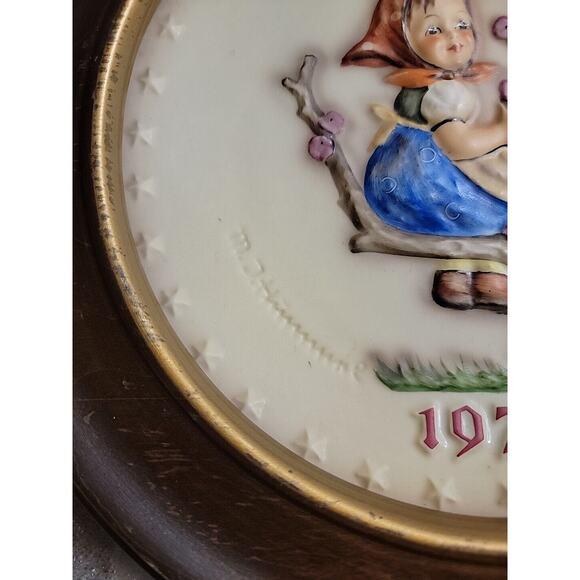 Vintage MJ Hummel 1976 annual plate - 6th edition - Picture 2 of 7